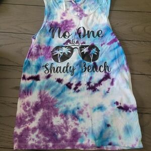 Tank top women's "No one likes a shady beach" size small graphic shirt